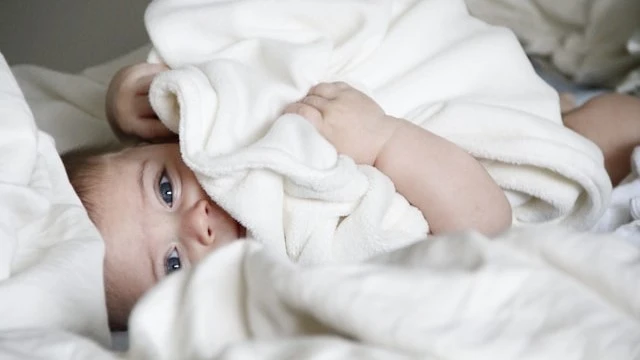 baby self-soothe