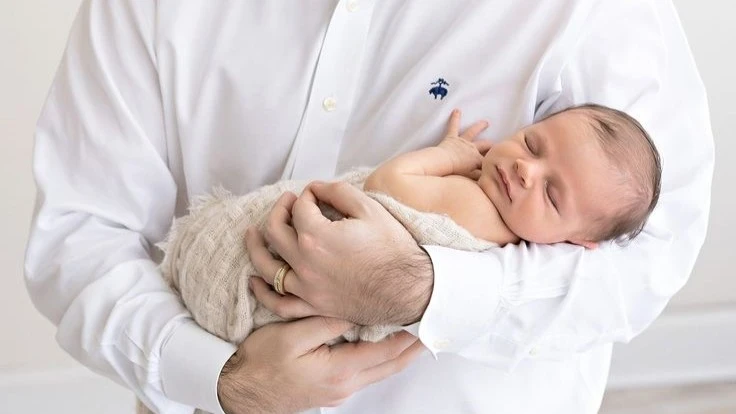 Baby sleep with dad