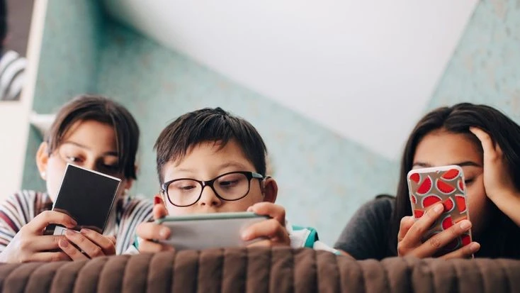 Effects of Too Much Screen Time on Teens